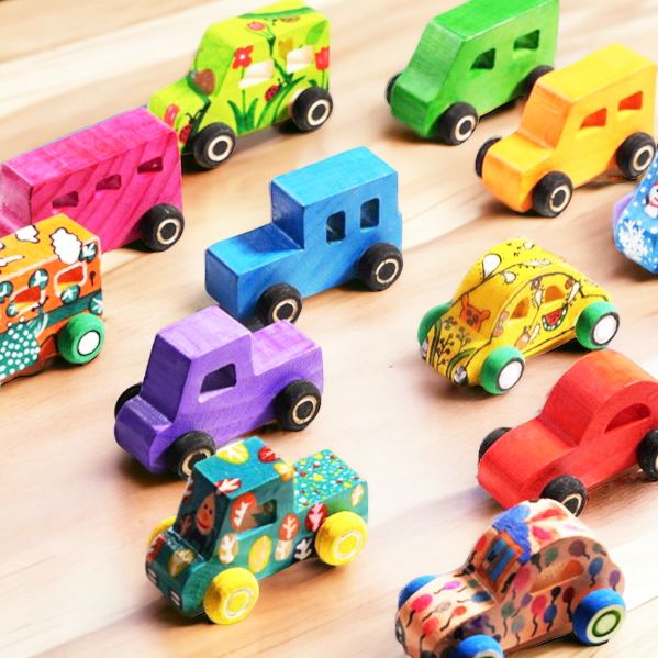Wooden_DIY_cars_party_pack._Paint_your_own_vehicle._Children_Art_Creativity_Kit_DIY-wooden-car-5
