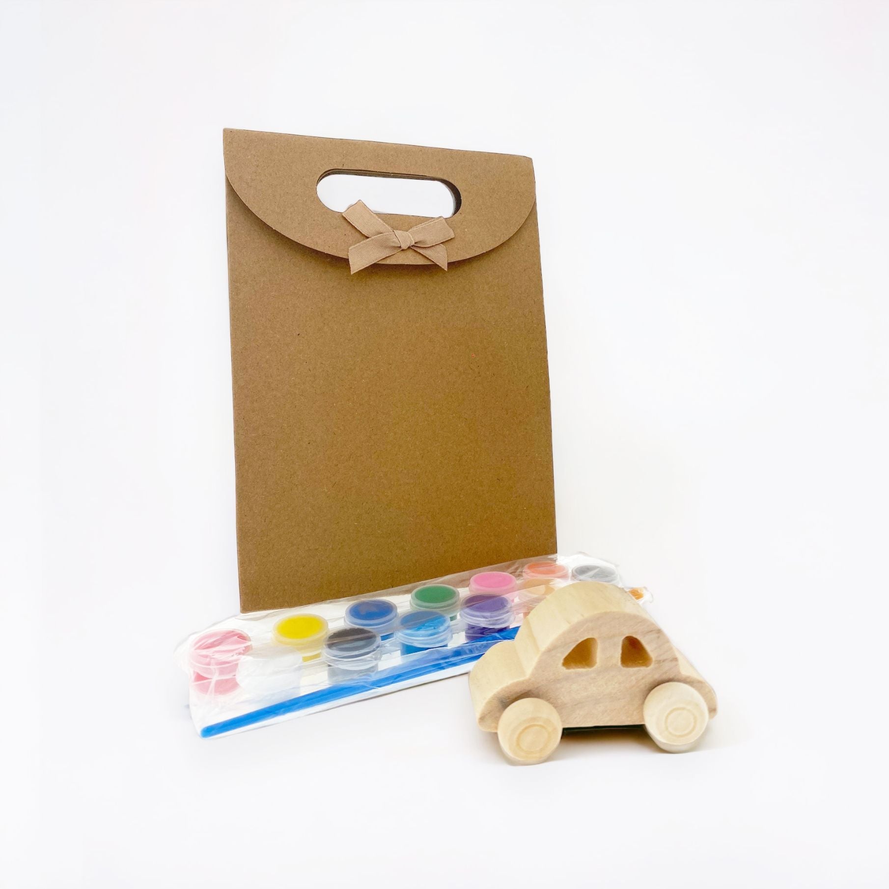 Wooden_DIY_cars_party_pack._Paint_your_own_vehicle._Children_Art_Creativity_Kit_DIY-car-party-favor-3