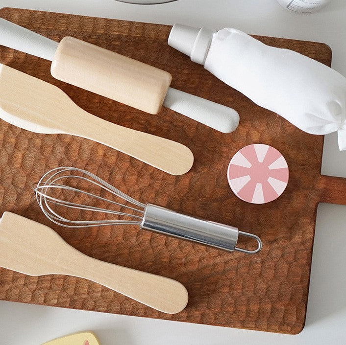 Wooden_Cookie_Baking_Complete_Kitchen_Pretend_Role_Play_Set_nunukids-cookie-baking-set-3