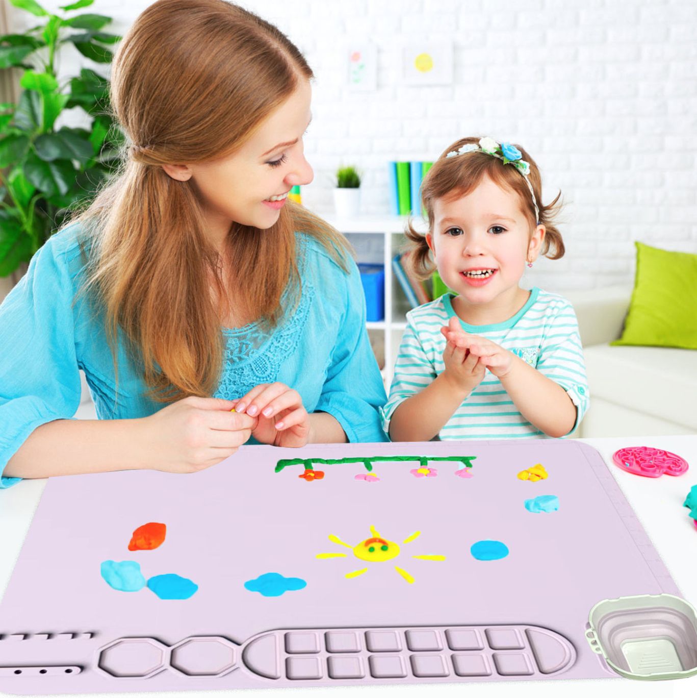 Silicone_activity_painting_mat_with_collapsable_cup_silicone-activity-mat-4