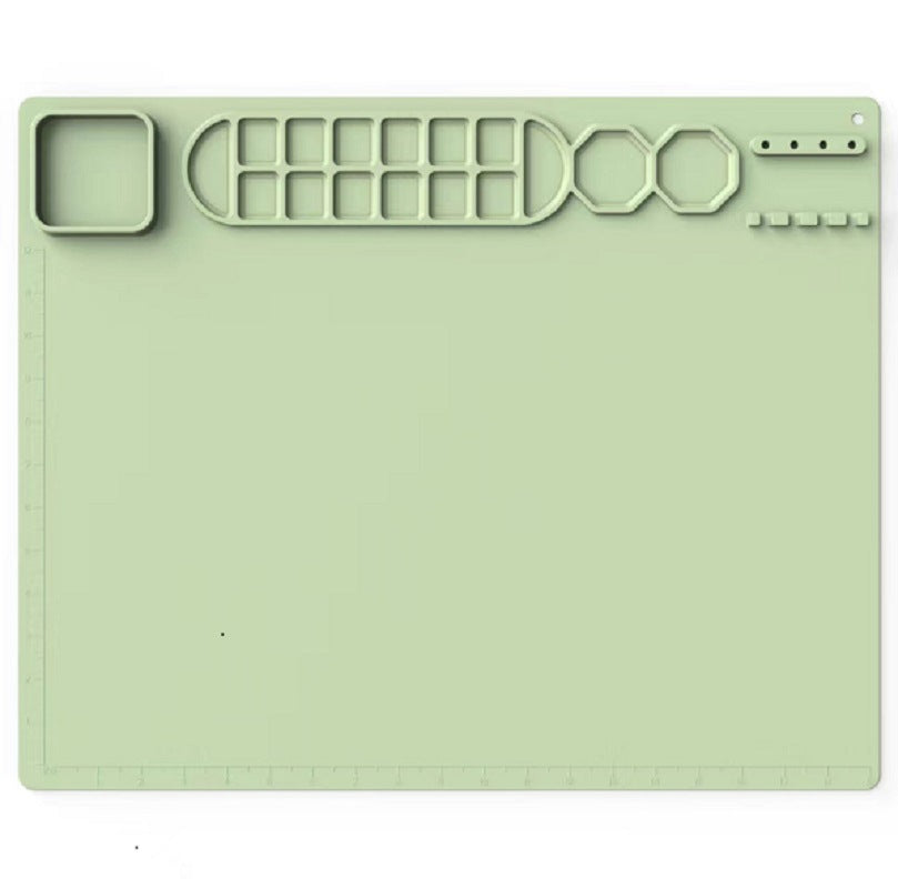 Silicone_activity_painting_mat_with_collapsable_cup_silicone-activity-mat-green