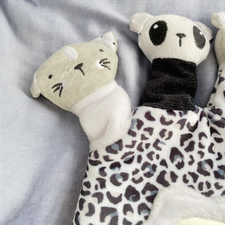 Mothercare_black_and_white_infant_toys_mothercare-puppet-glove-3