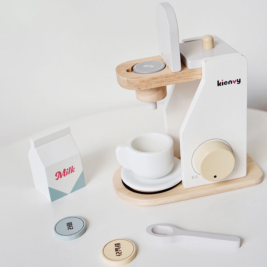Korean_brand_Kienvy_wooden_coffee_maker_kitchen_pretend_role_play_kienvy-wooden-coffee-maker-0