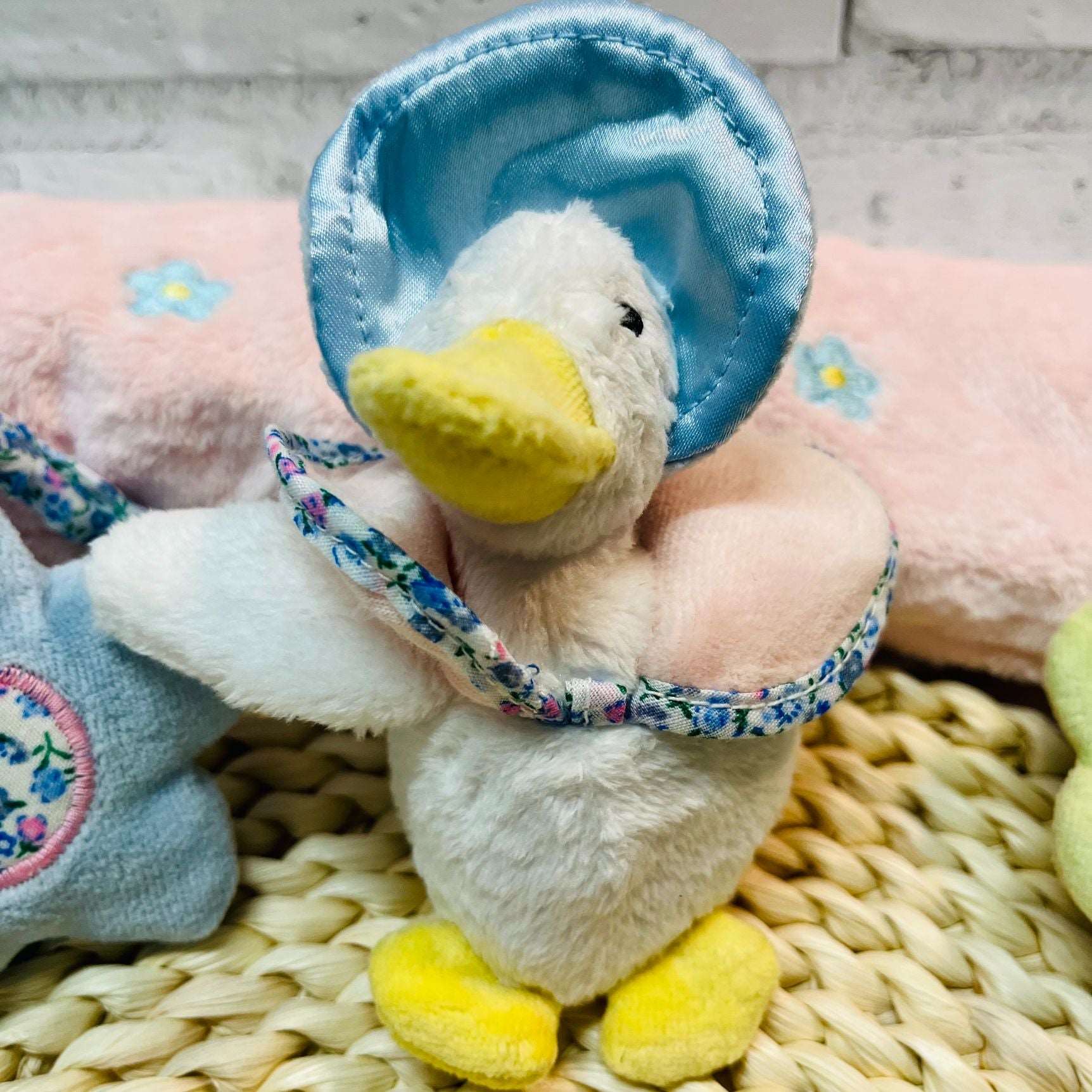 Crib_Stroller_Bed_Rattle_Hanging_Mother_goose_Toy_IMG-0120-_2