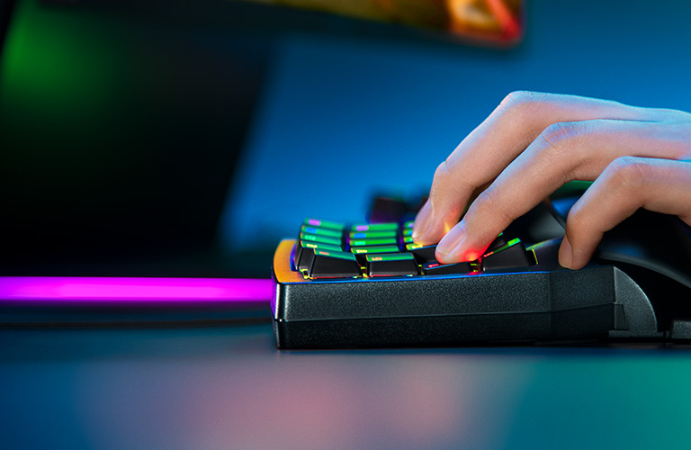 Razer Tartarus Pro 類比式光學按鍵軸遊戲鍵盤